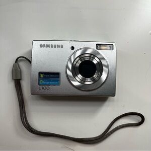 Samsung L100 8.2MP Digital Camera - Silver Tested Works